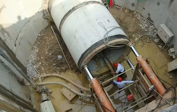 泥水平衡頂管機主要(yào)配套設備有哪些?