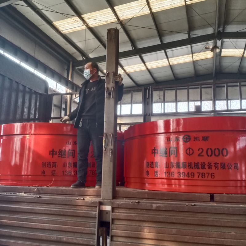 帶（dài）浙江客戶參觀中繼間廠家的生產車間  糖心logo入口機械盡（jìn）顯過硬品質