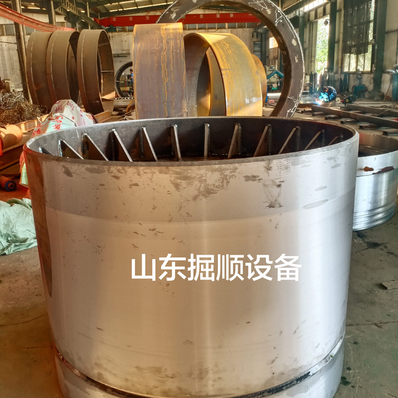 帶浙江客戶參（cān）觀中繼間廠家（jiā）的生產車間  糖心logo入口機械盡顯過（guò）硬品質