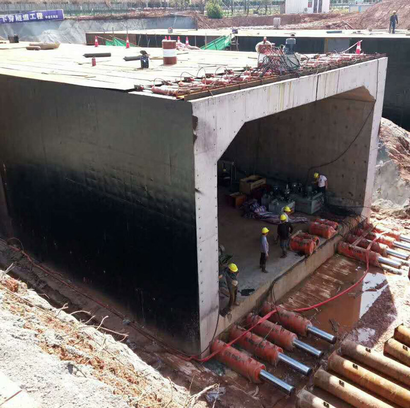 湖北液壓（yā）頂管設備下穿隧道工程