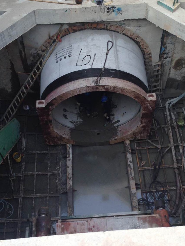 河（hé）南（nán）鄭（zhèng）州泥水平衡頂管機電力隧道工程施工