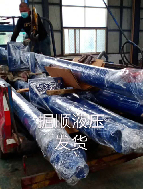 山東小型（xíng）頂管機運往（wǎng）山西大同 助力脫貧攻堅戰