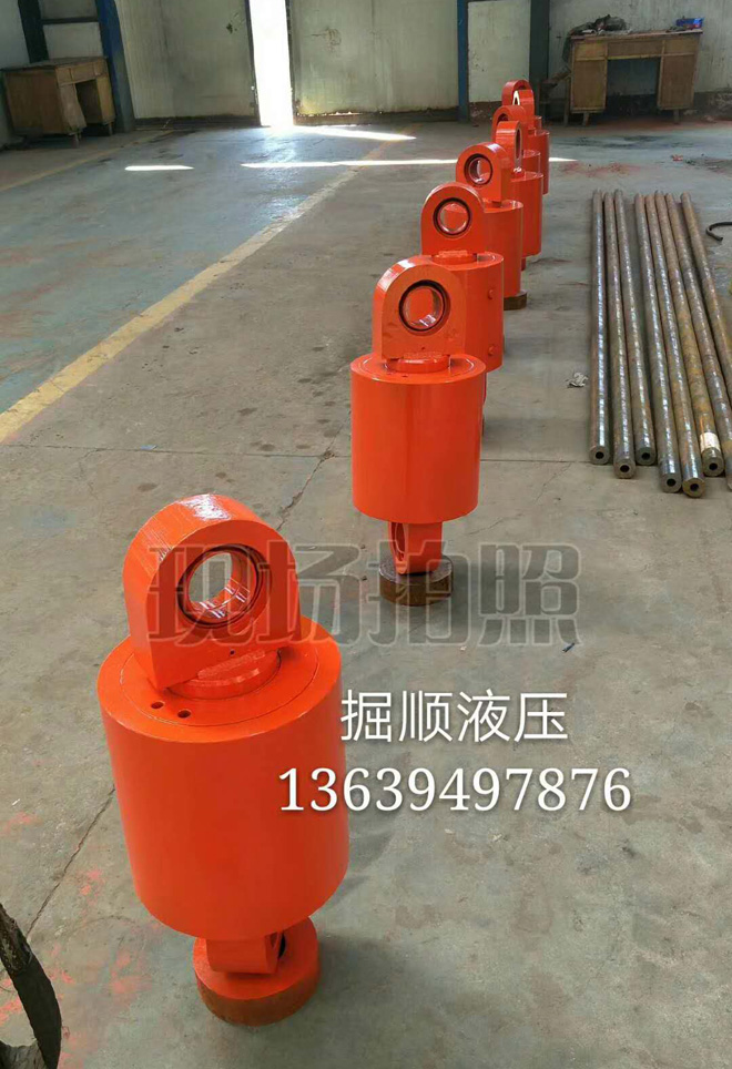 四川客戶一次性買8台250噸液壓油缸